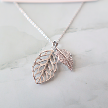 Load image into Gallery viewer, Leaf Necklace