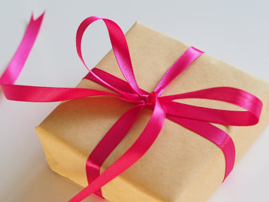Gift wrapping & personalized card